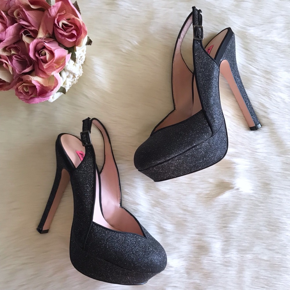 Betsey Johnson Dizzyy Pumps